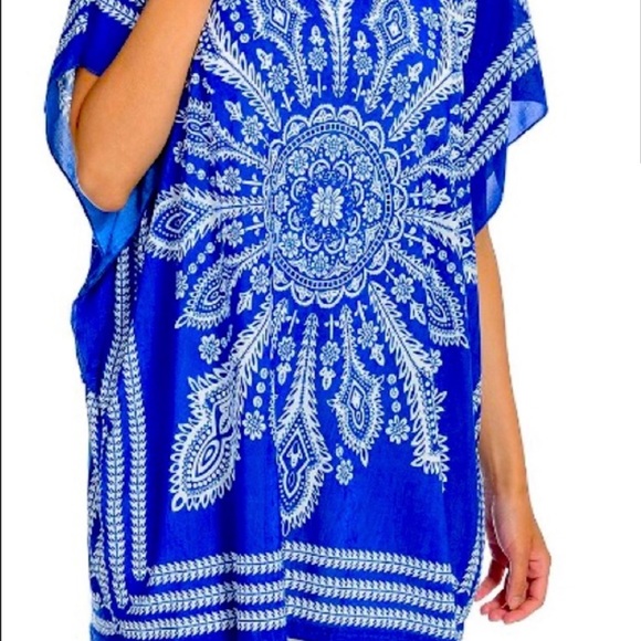 Kendall & James Medallion Tunic/Cover up One size - Picture 2 of 2